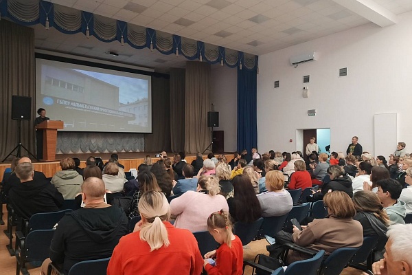 «Шешмаойл» на встрече с будущими специалистами: о вакансиях, перспективах и первом шаге в профессию