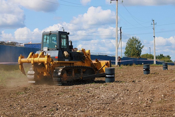 Конкурс профессионального мастерства среди бульдозеристов: точность, скорость и профессионализм