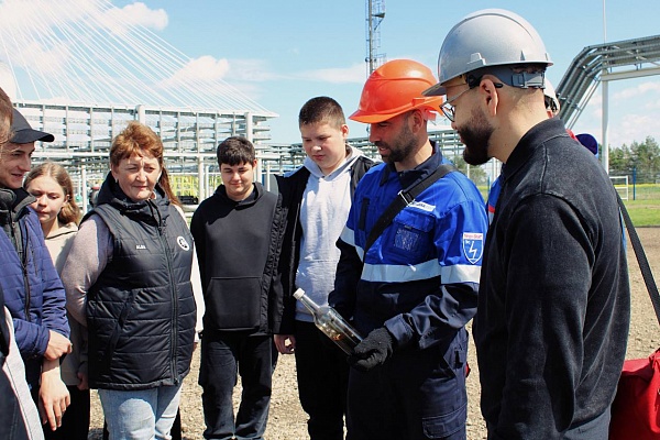 Будущее — рядом: Компания «Шешмаойл» провела профориентационную экскурсию для восьмиклассников из Новошешминска