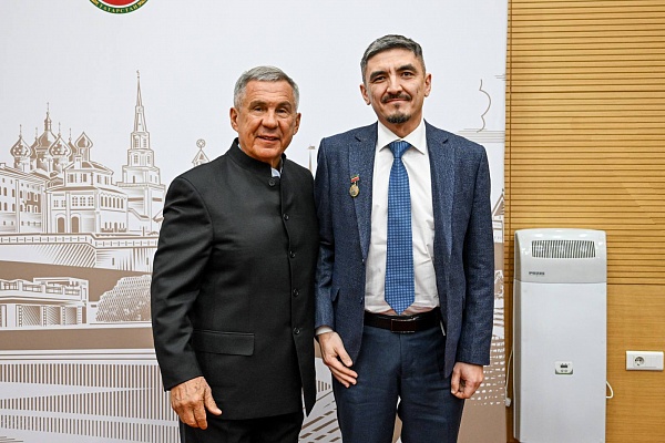 Сотрудникам группы компаний «Шешмаойл» присвоено звание «Заслуженный нефтяник Республики Татарстан»