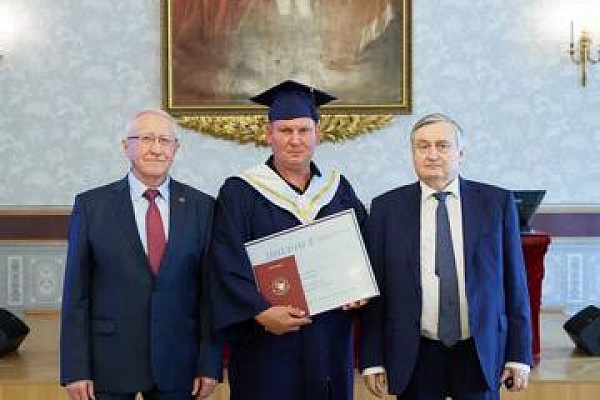 Первая группа руководителей группы компаний «Шешмаойл» завершила обучение по программе MBA